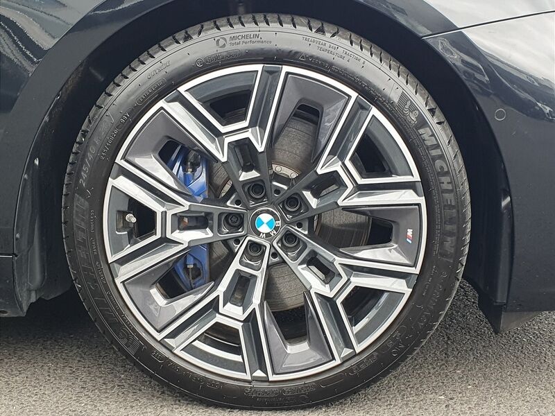 More views of BMW i5