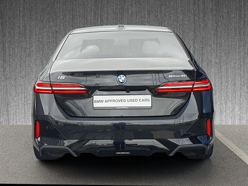More views of BMW i5
