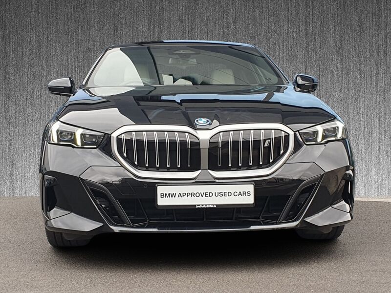 More views of BMW i5