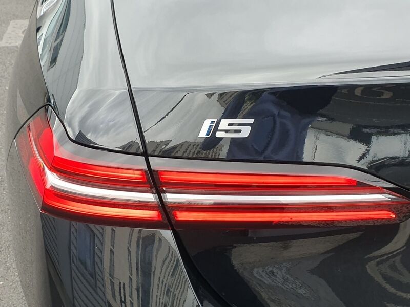 More views of BMW i5