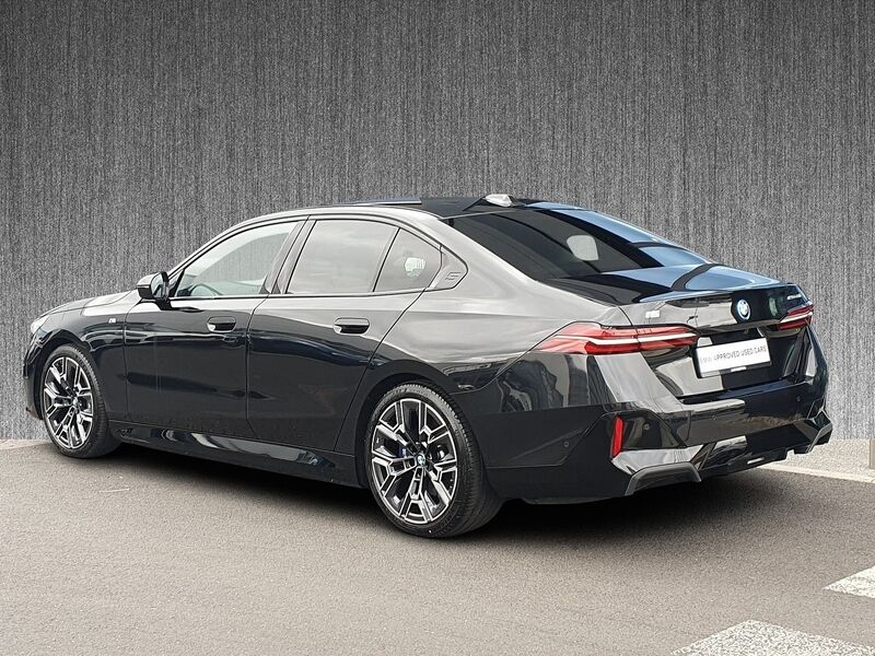 More views of BMW i5