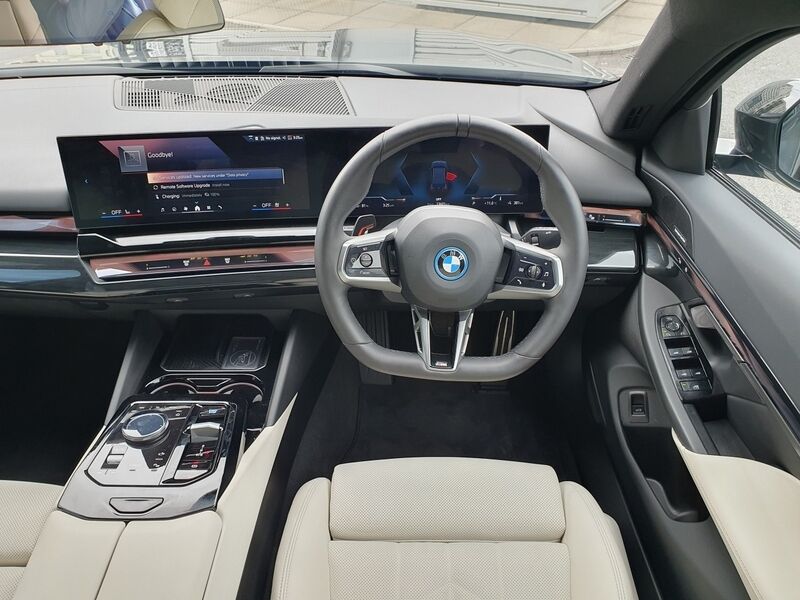 More views of BMW i5