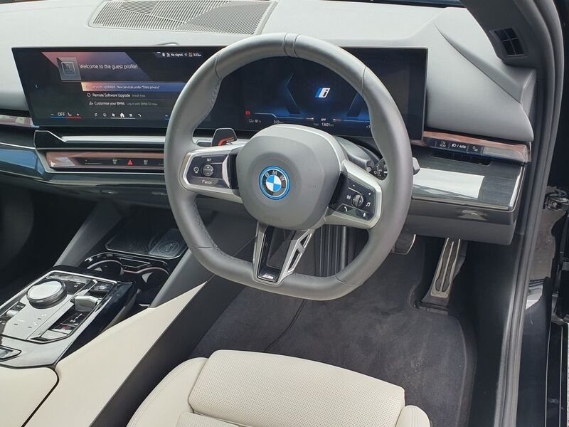 More views of BMW i5