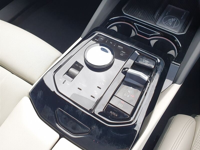 More views of BMW i5