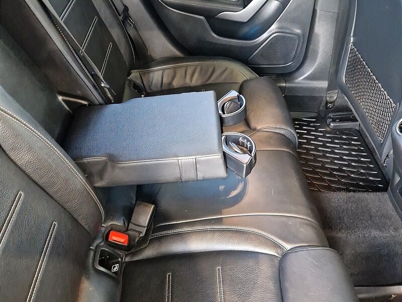 More views of Mercedes-Benz CLA