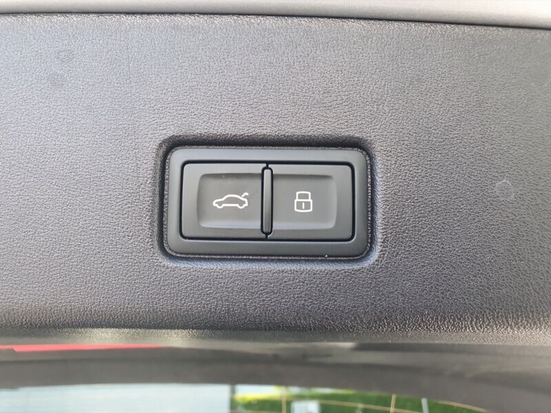 More views of Audi Q4 e-tron