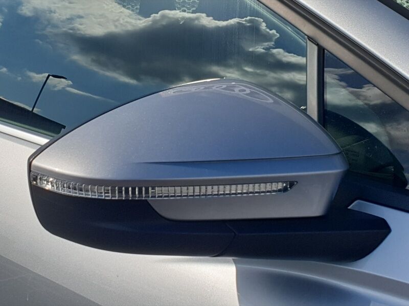 More views of Audi Q4 e-tron