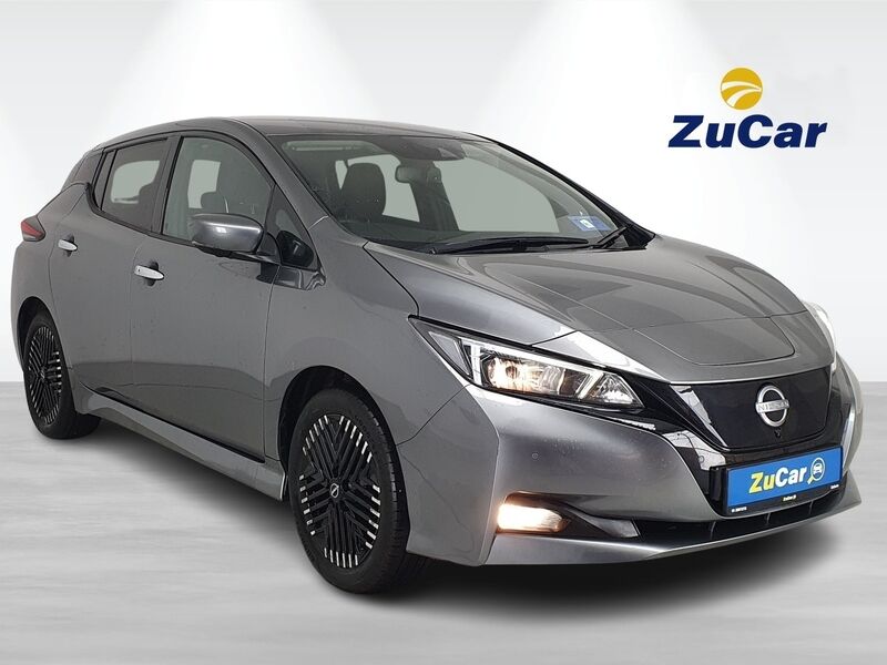 More views of Nissan Leaf