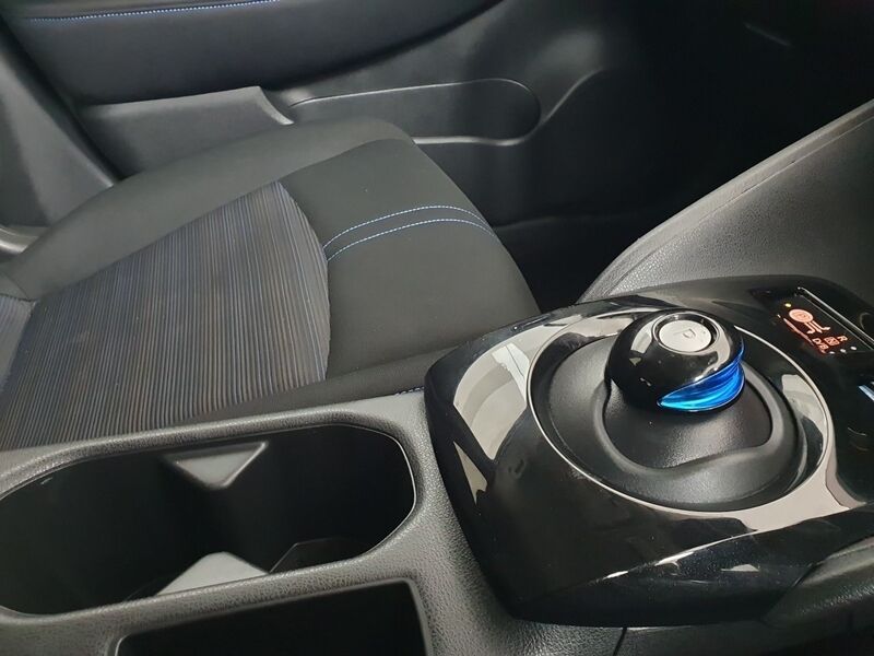 More views of Nissan Leaf