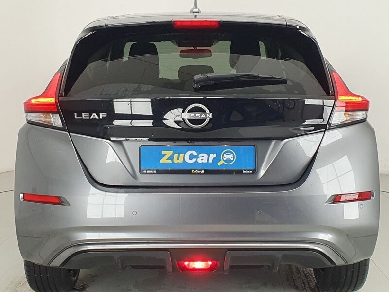 More views of Nissan Leaf