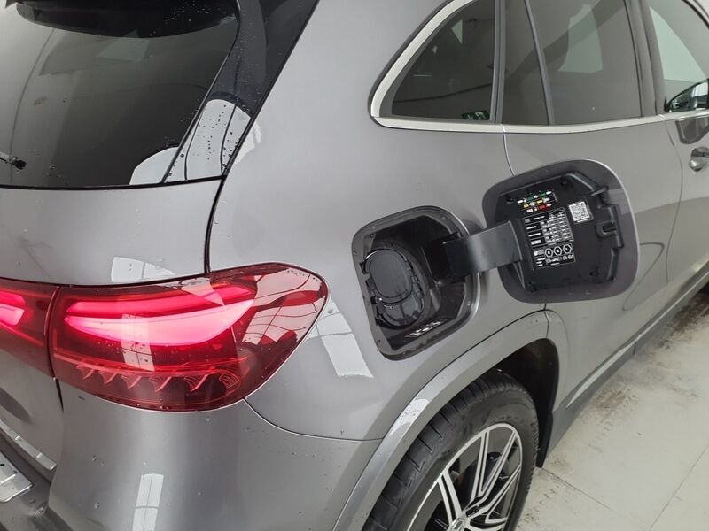 More views of Mercedes-Benz EQA