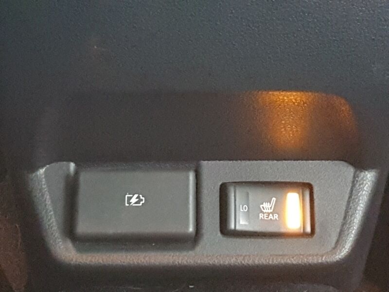 More views of Nissan Leaf