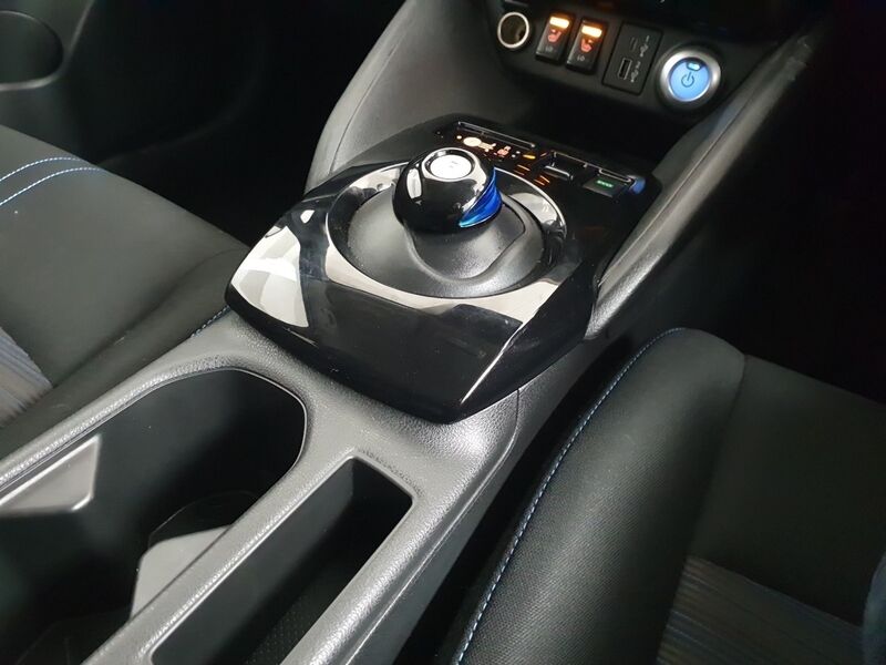 More views of Nissan Leaf