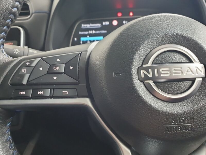 More views of Nissan Leaf