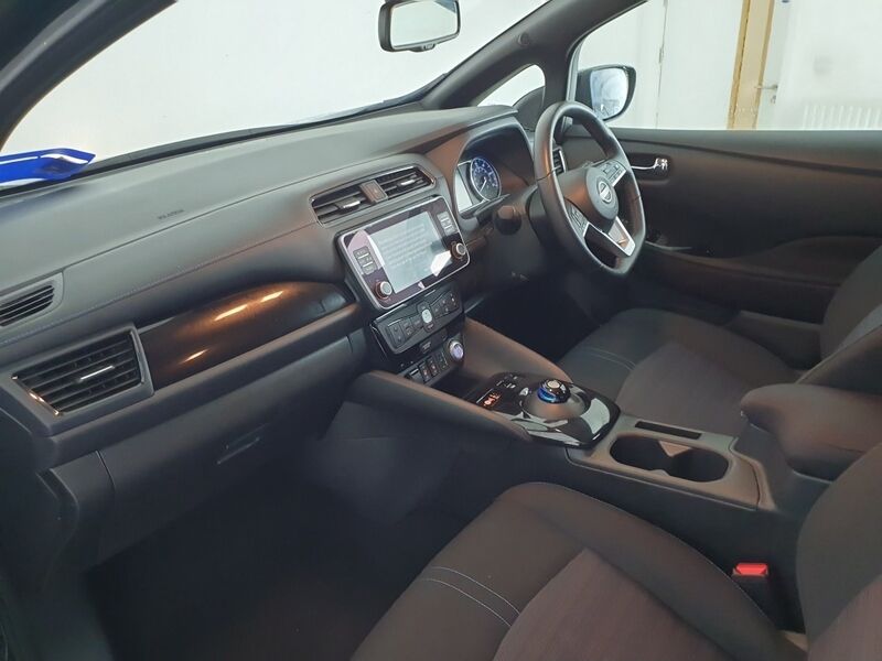 More views of Nissan Leaf