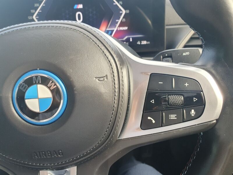 More views of BMW i4
