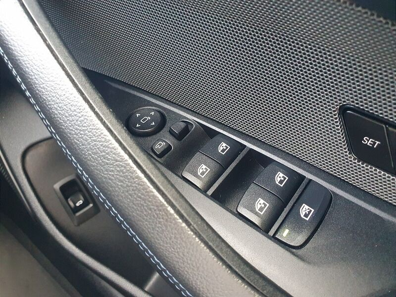 More views of BMW i4