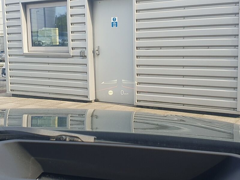 More views of BMW i4
