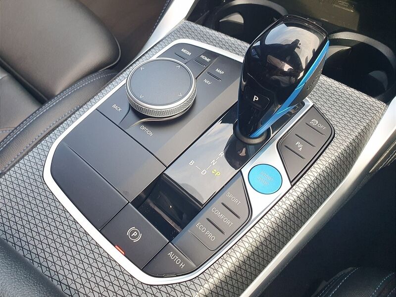 More views of BMW i4