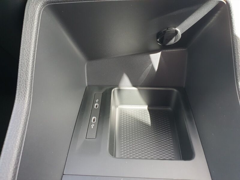 More views of Volkswagen Caddy