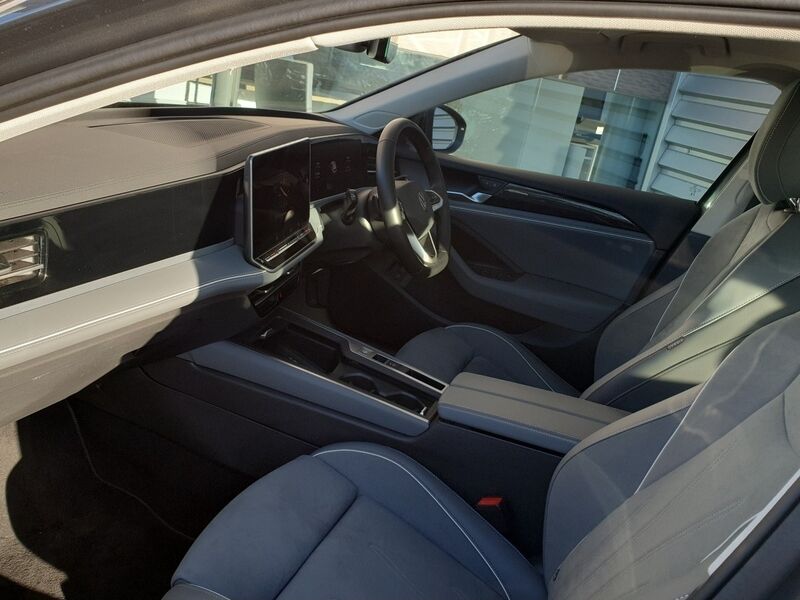 More views of Volkswagen Passat