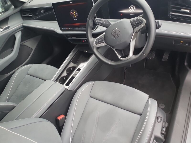 More views of Volkswagen Passat