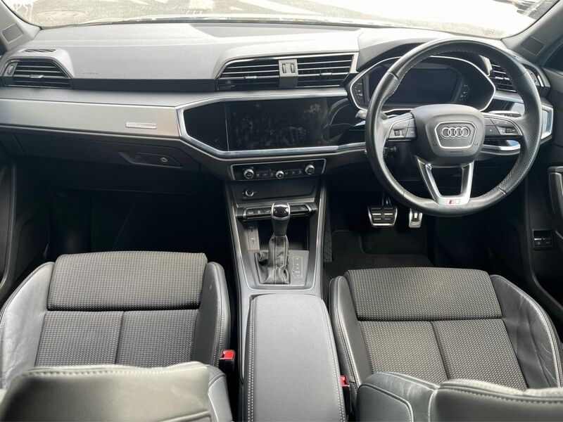 More views of Audi Q3
