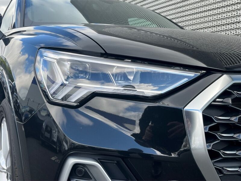 More views of Audi Q3
