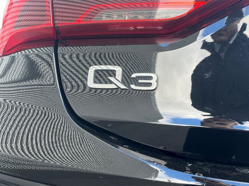 More views of Audi Q3