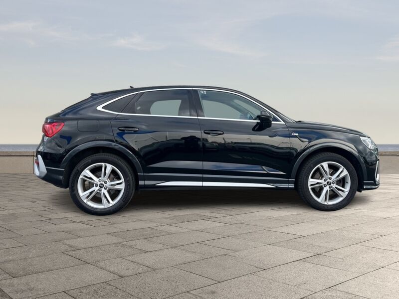 More views of Audi Q3