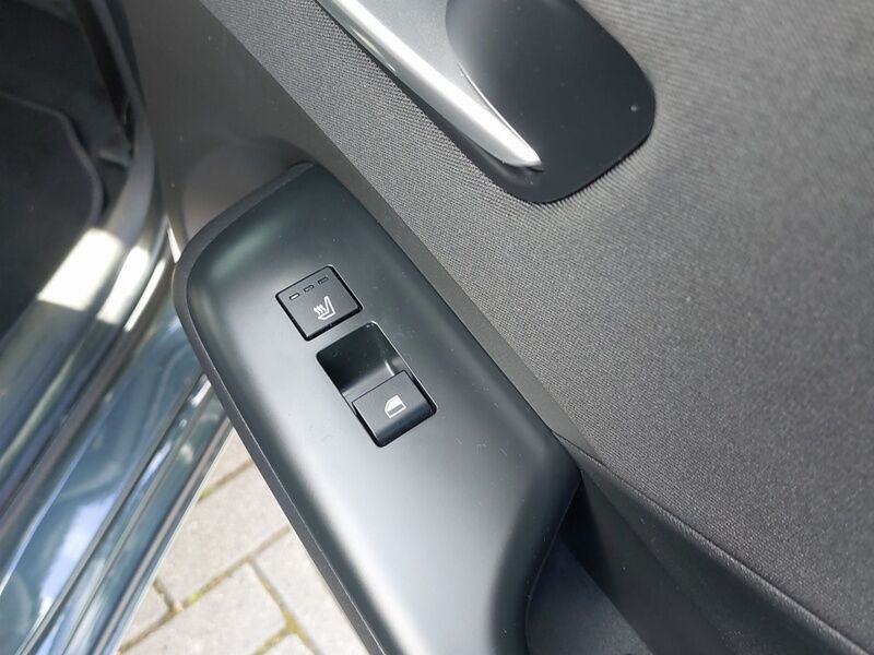 More views of Hyundai KONA