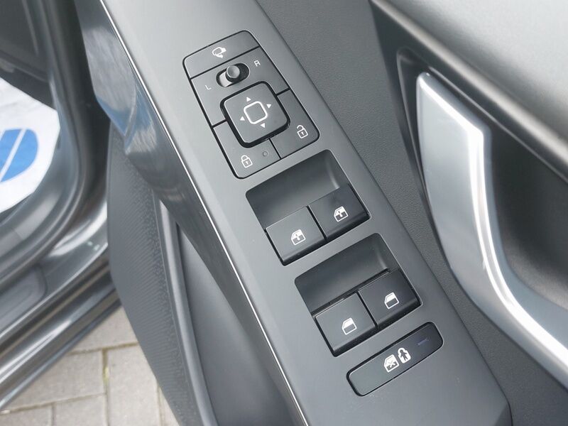 More views of Kia e-Niro