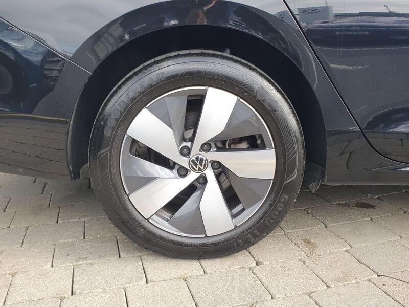 More views of Volkswagen Passat