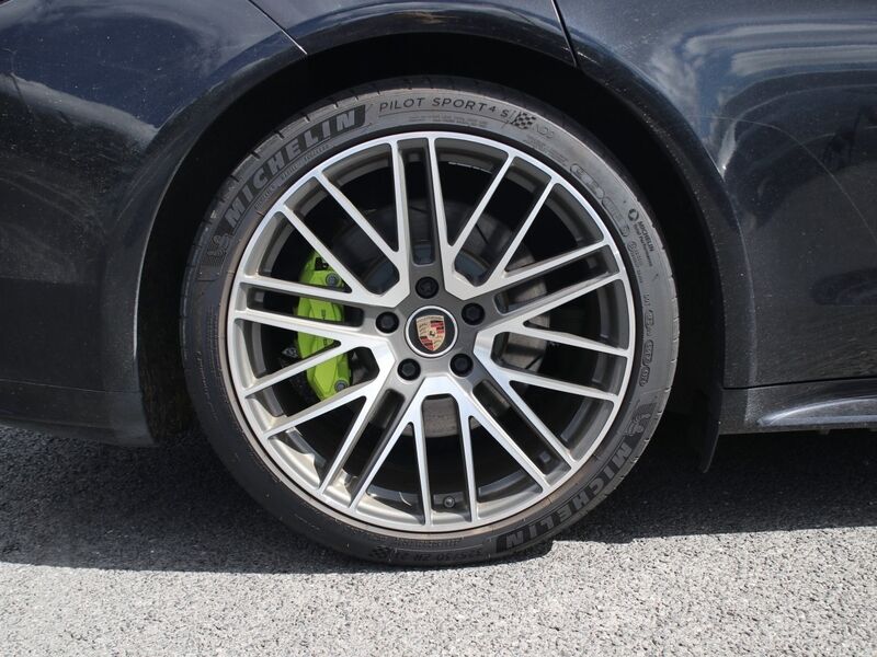More views of Porsche Panamera