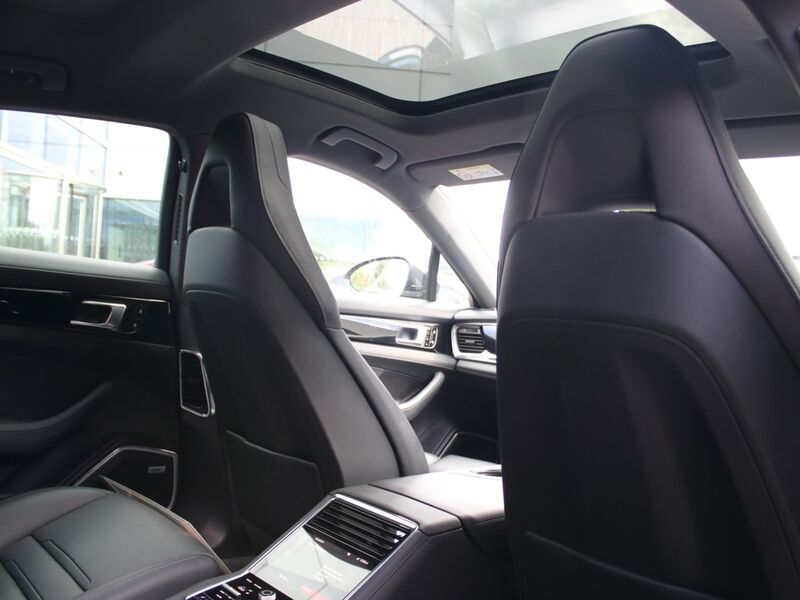 More views of Porsche Panamera