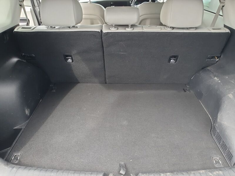 More views of Kia Niro