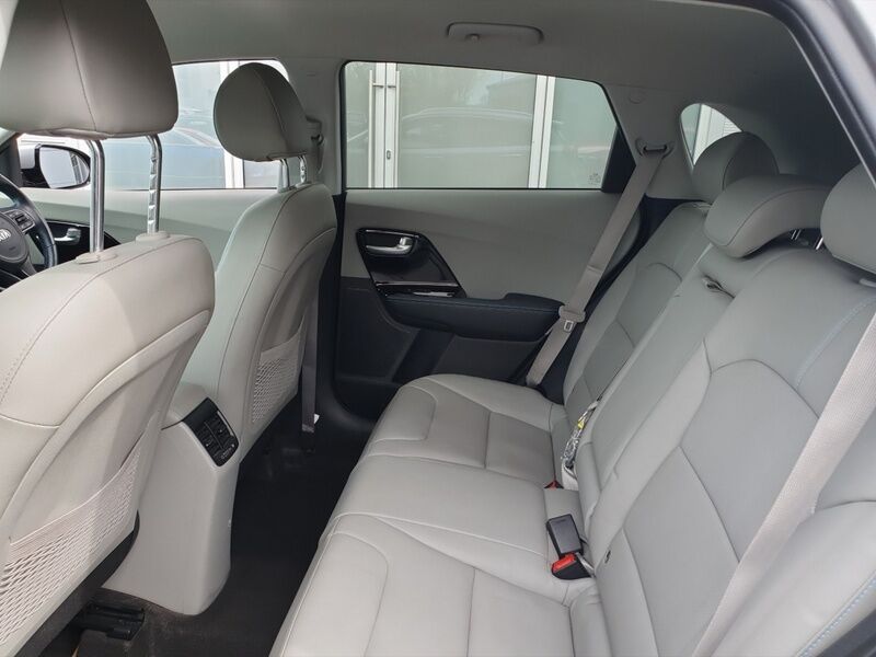 More views of Kia Niro