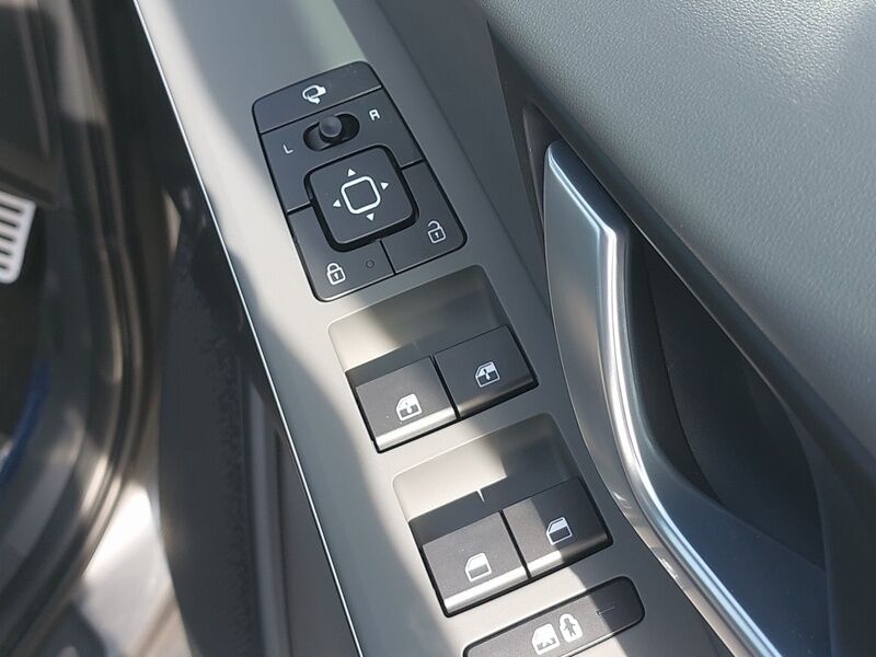 More views of Kia e-Niro