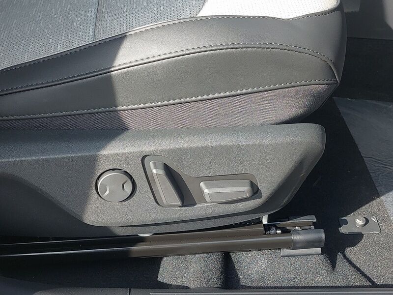 More views of Kia e-Niro