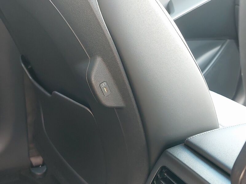 More views of Kia e-Niro