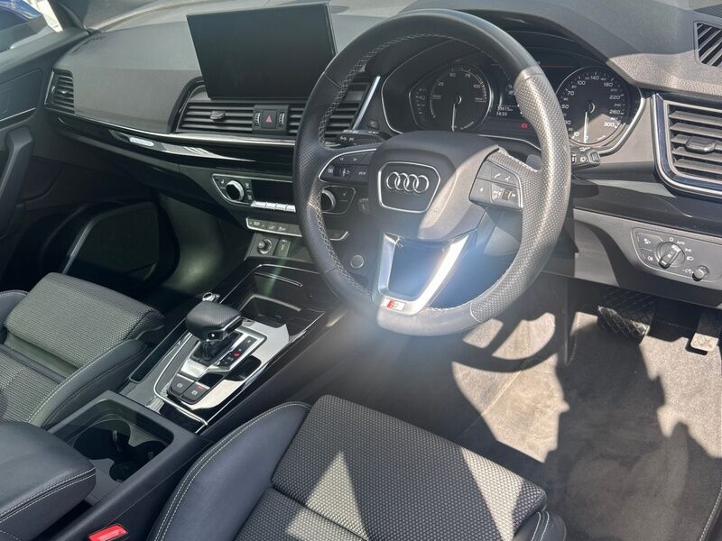 More views of Audi Q5