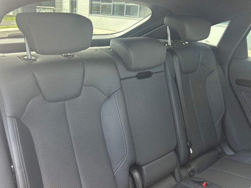 More views of Audi Q5