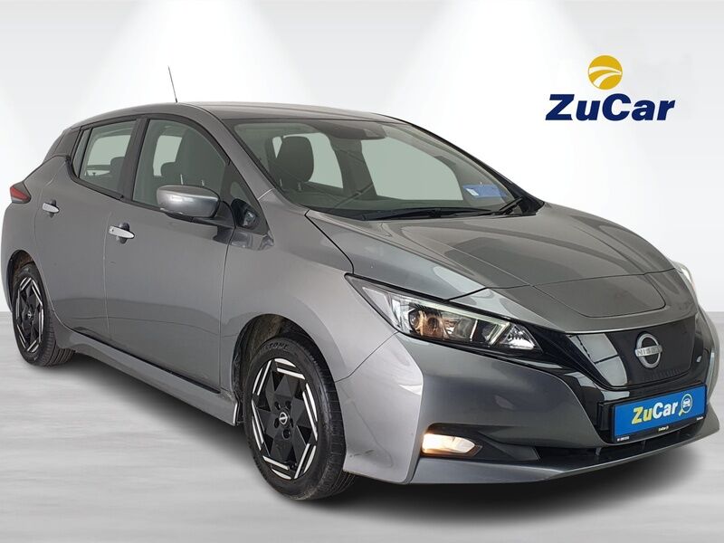 More views of Nissan Leaf