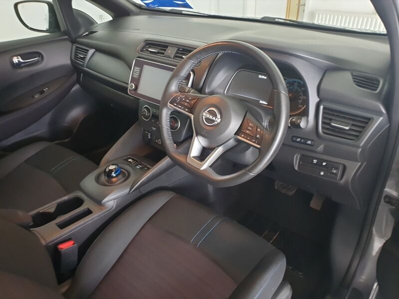 More views of Nissan Leaf