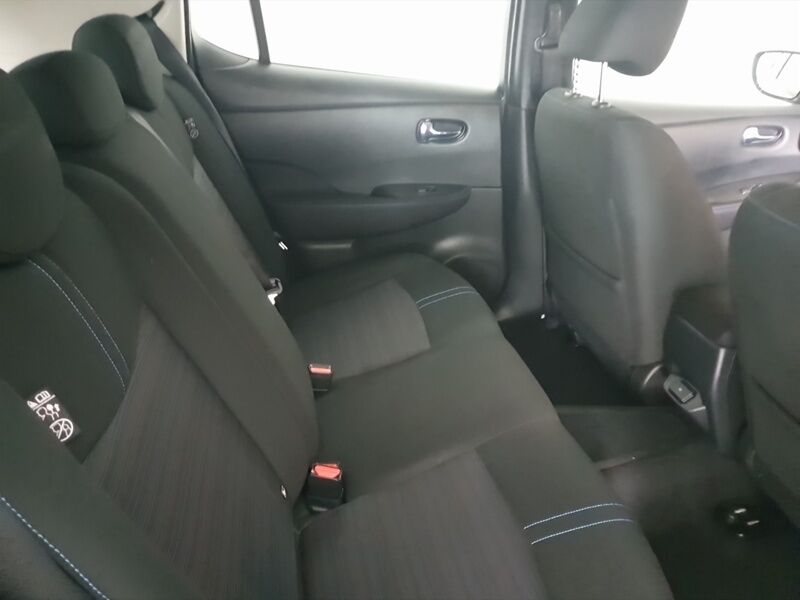 More views of Nissan Leaf