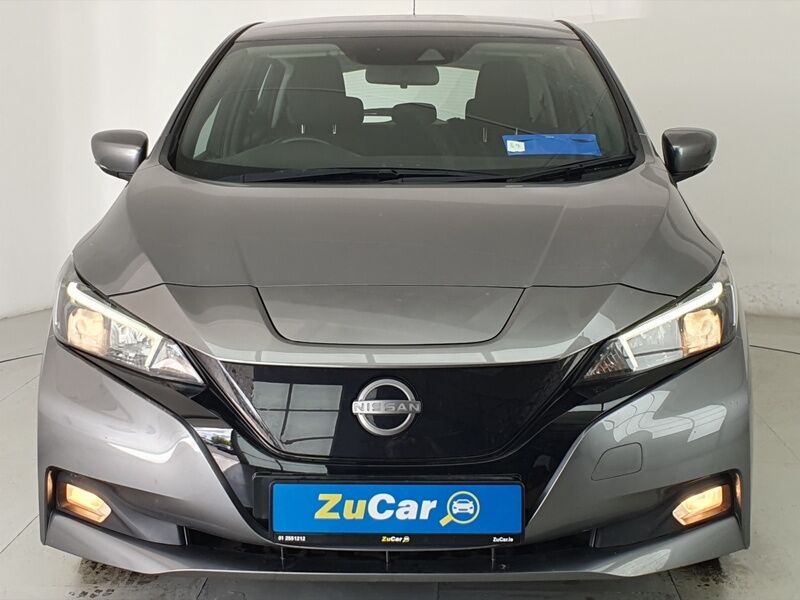 More views of Nissan Leaf