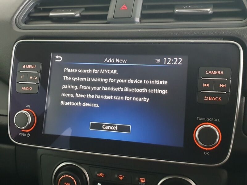 More views of Nissan Leaf