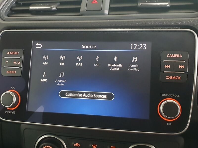 More views of Nissan Leaf