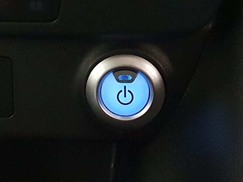 More views of Nissan Leaf