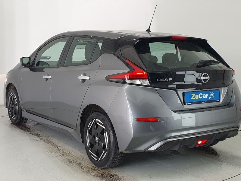 More views of Nissan Leaf